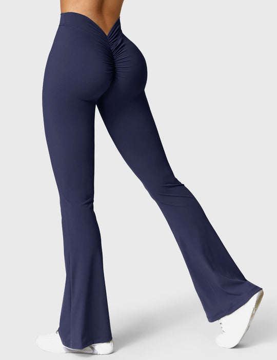 Ausgestellte Leggings mit V-Ausschnitt