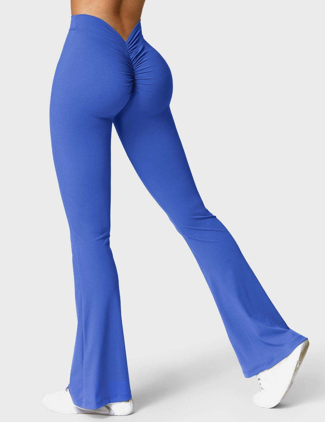 Ausgestellte Leggings mit V-Ausschnitt
